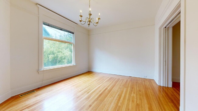 Building Photo - Charming 2BR/1BA in Cole Valley – Garage Parking, In-Unit Laundry & Private Backyard
