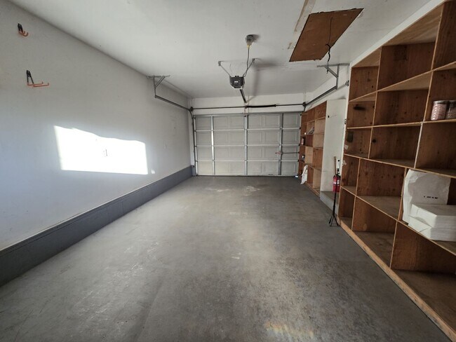 Building Photo - 160 Keeler Ct