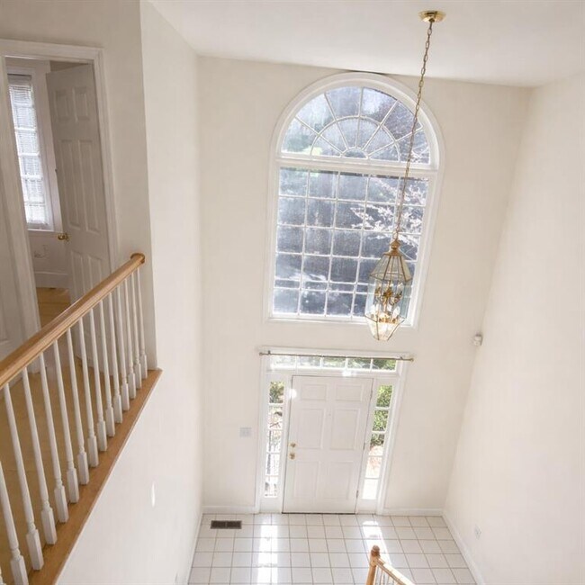 Building Photo - 1209 Wildcliff Cir