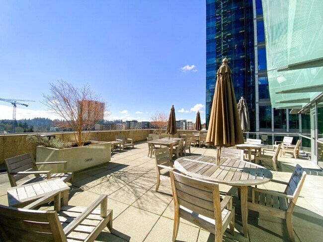 Building Photo - 1Bd/1.5BA Bellevue Condo