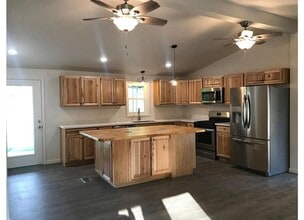 Building Photo - 3-bedroom, 2.5-bathroom HOME FOR RENT!