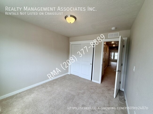 Building Photo - 396 N Traquair Ln