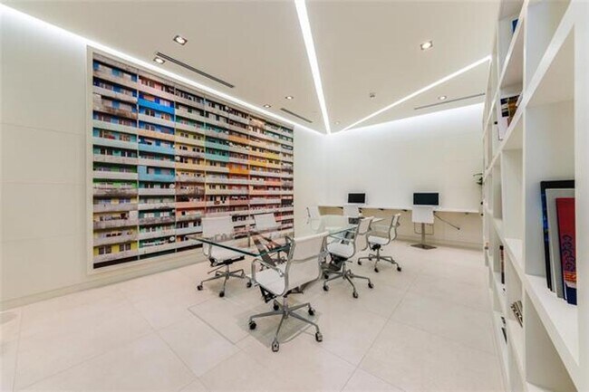 Building Photo - 4250 Biscayne Blvd