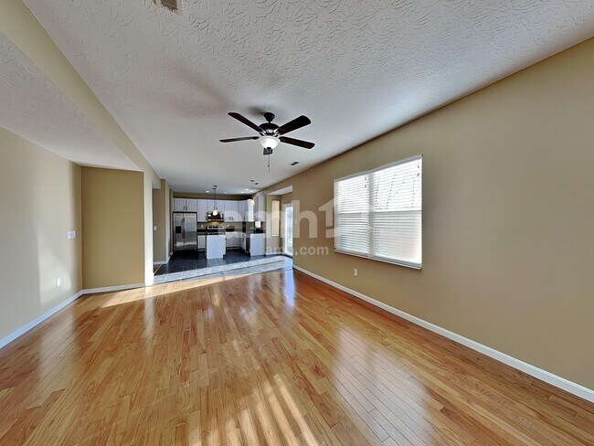 Building Photo - 447 Hartford Ct