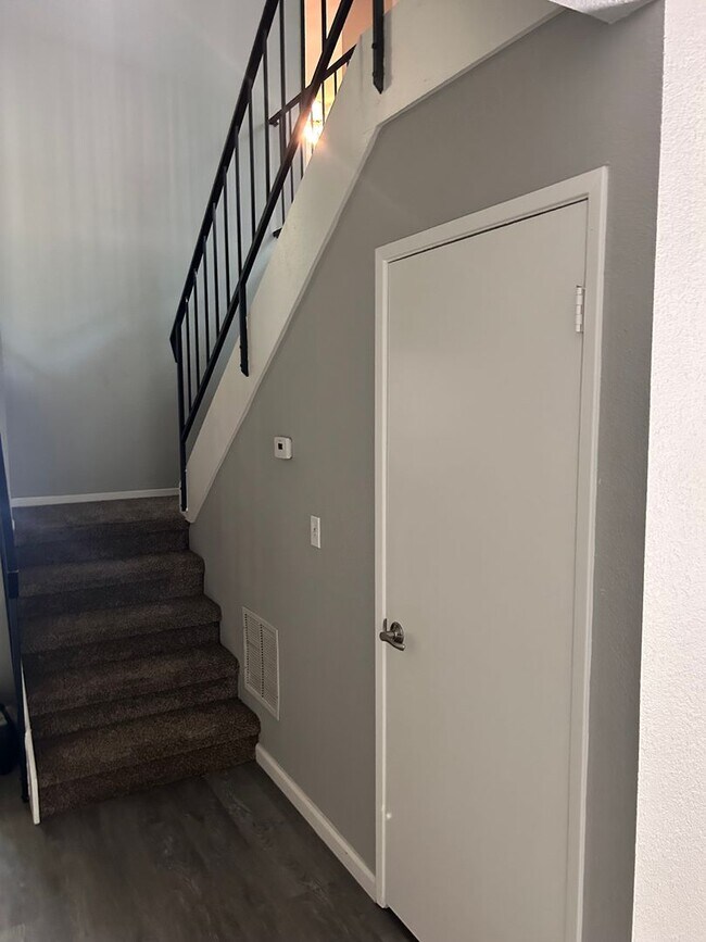 Building Photo - 3 Bedroom/3 Bath Tiffany Estates Ripon Ca