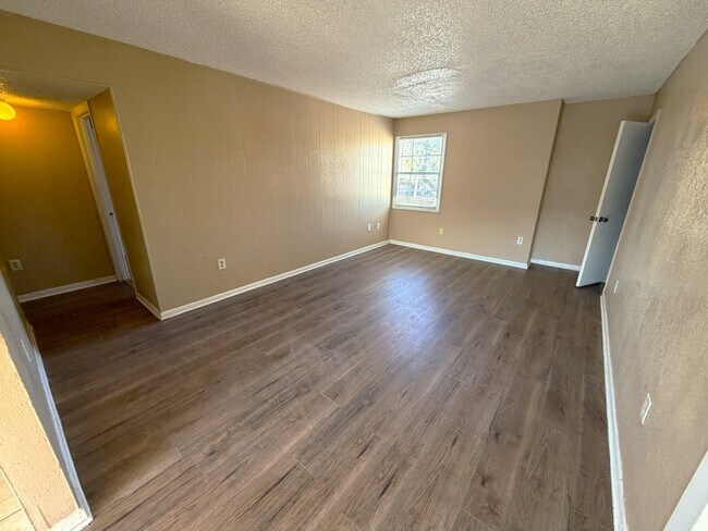 Building Photo - 2785 L B McLeod Rd