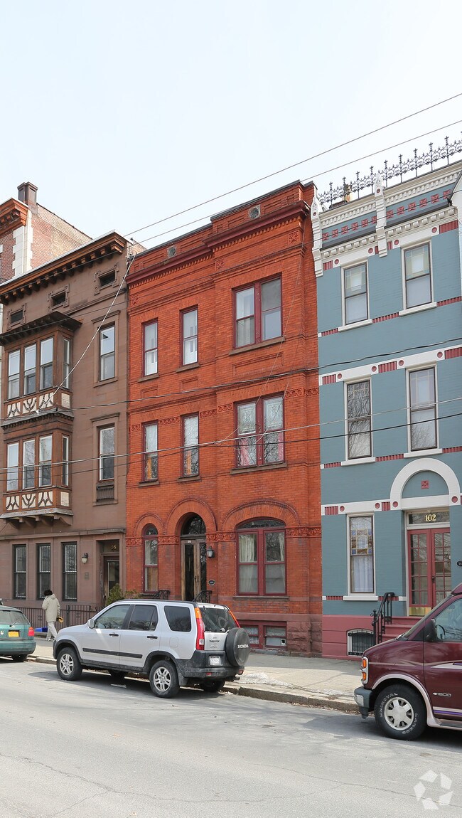 Primary Photo - 100 Willett St