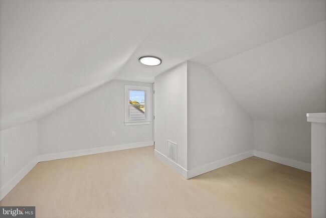 Building Photo - 821 S Woodlynn Rd