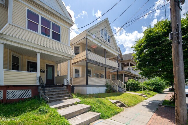 Building Photo - 216 Delaware Ave
