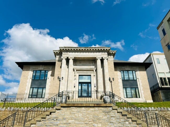 Building Photo - 4525 Fleming St