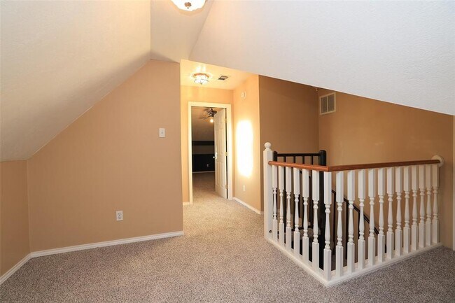Building Photo - 9130 Kirkleigh Ln