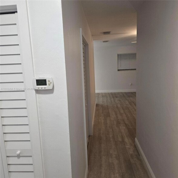 Building Photo - 122 Northwest Blvd