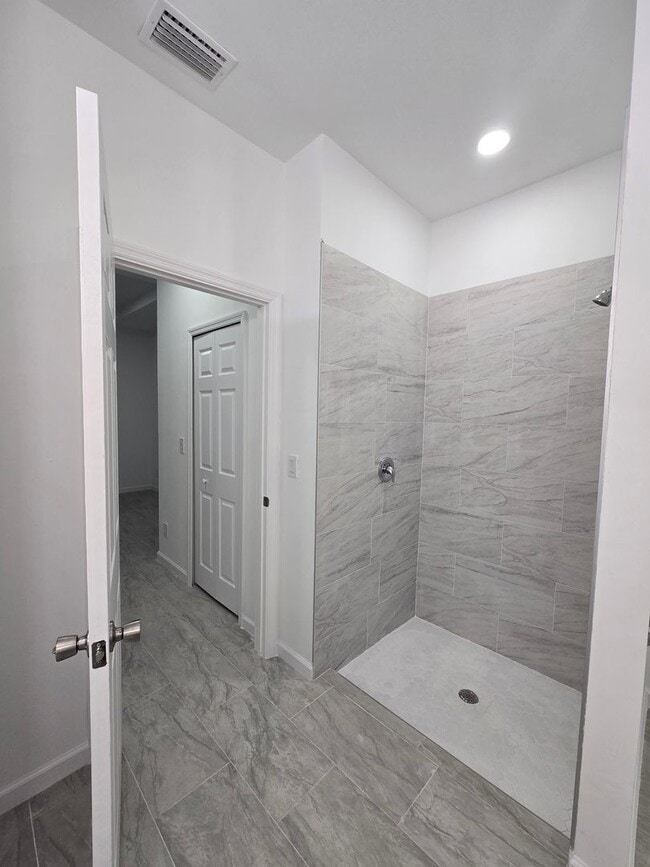 Building Photo - BRAND NEW 4/2/2-SOUTH LEHIGH ACRES