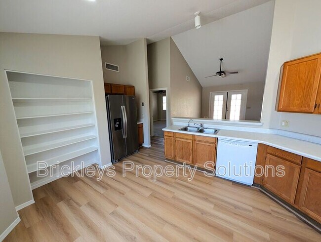 Building Photo - 1878 E Sheffield Ct