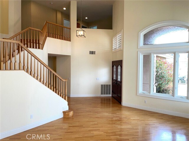 Building Photo - 27 High Bluff