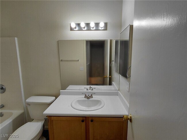 Building Photo - 9617 Pine River Ln