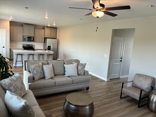 Building Photo - Beautiful 3 Bedroom, 3 Bathroom New Built ...