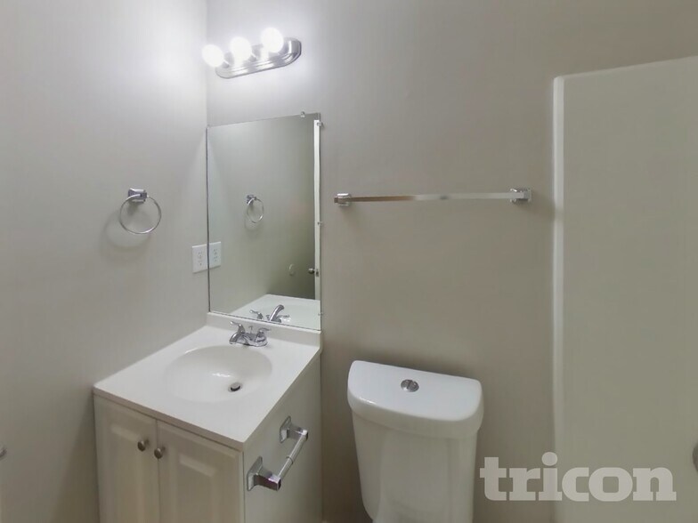 Building Photo - 1008 Carriage Trace Cir