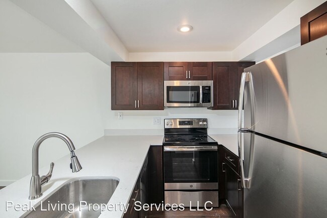 Building Photo - 1505 Queen Anne Ave N