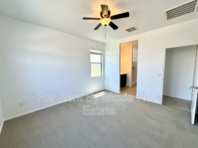 Building Photo - 17875 N Pietra Rd