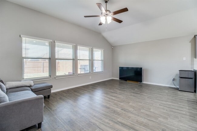 Building Photo - 11441 Silver Queen Dr