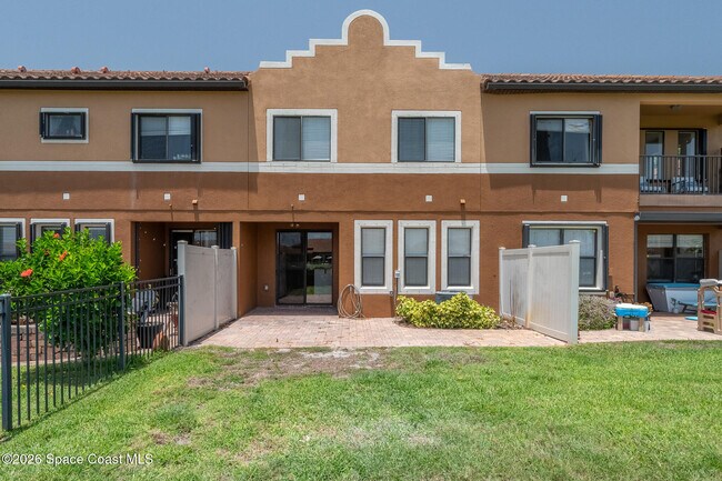 Building Photo - 733 Ventura Dr