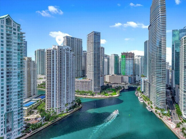 Building Photo - 901 Brickell Key Blvd