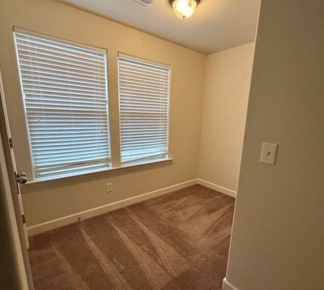 Building Photo - 4012 Lexie Ln