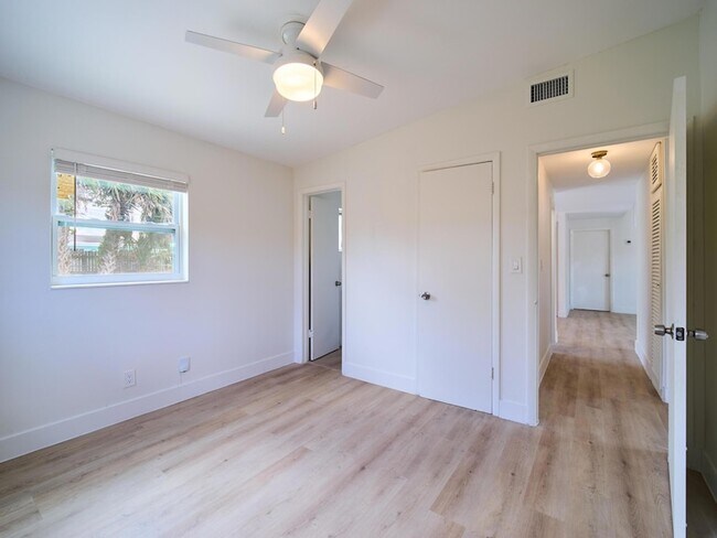 Building Photo - 3686 Gull Rd