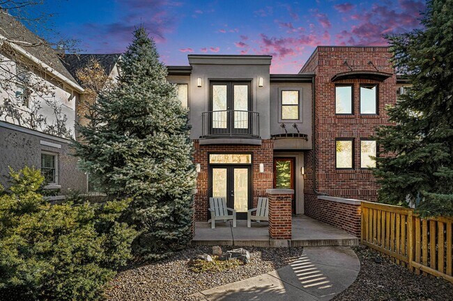 Building Photo - Gorgeous 3 bed 3.5 bath Home Available in Platt Park!