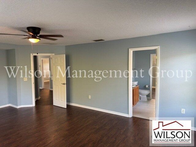 Building Photo - 413 Country Cottage Ln