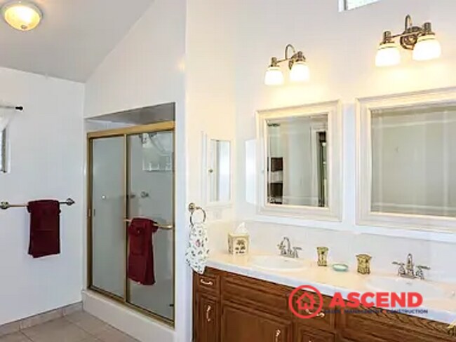 Building Photo - Beautiful Home Located In The Southwest!