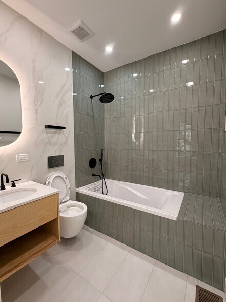 Building Photo - 77A Somers St