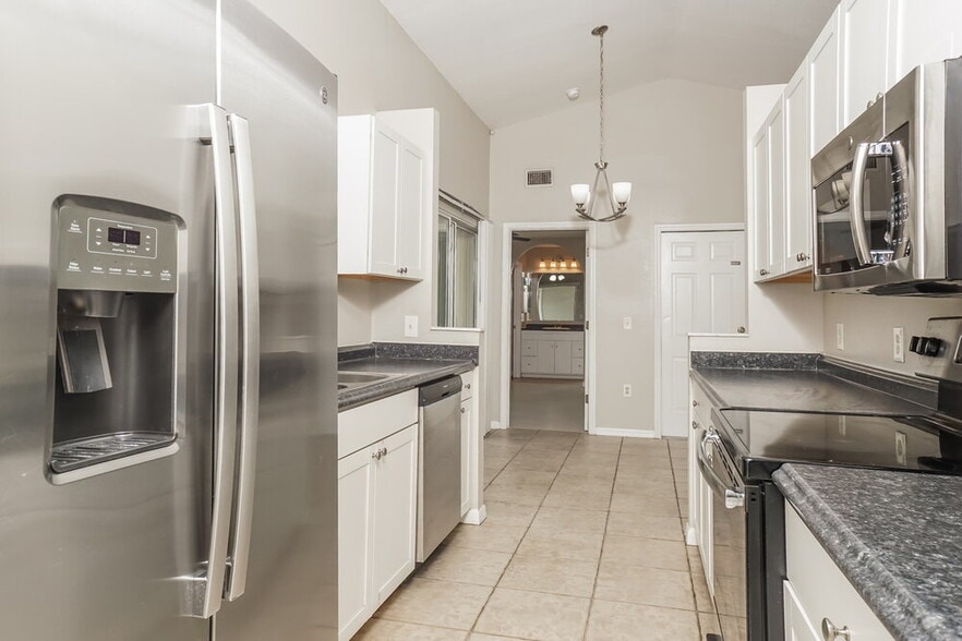 Building Photo - 3644 Ribera Ave