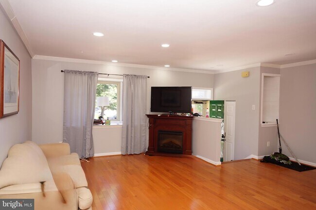Building Photo - 8 Cross Falls Cir