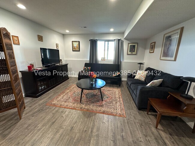 Building Photo - 830 W 8100 S