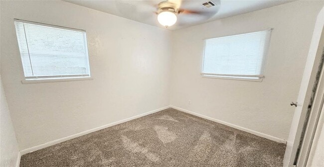 Building Photo - 3000 SW 52nd St
