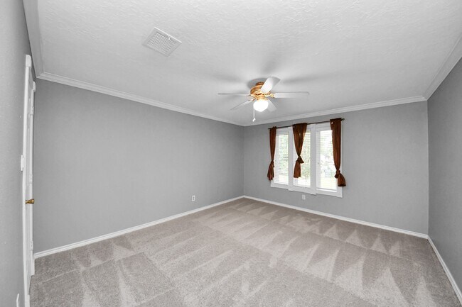 Building Photo - 1719 Saddlecreek Dr