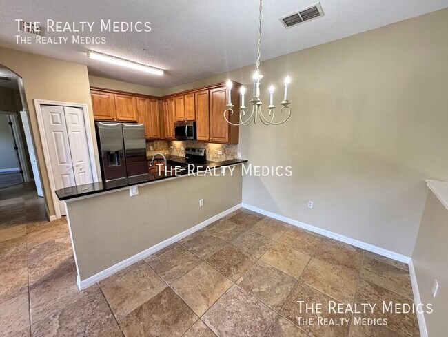 Building Photo - 2898 Oakwater Dr