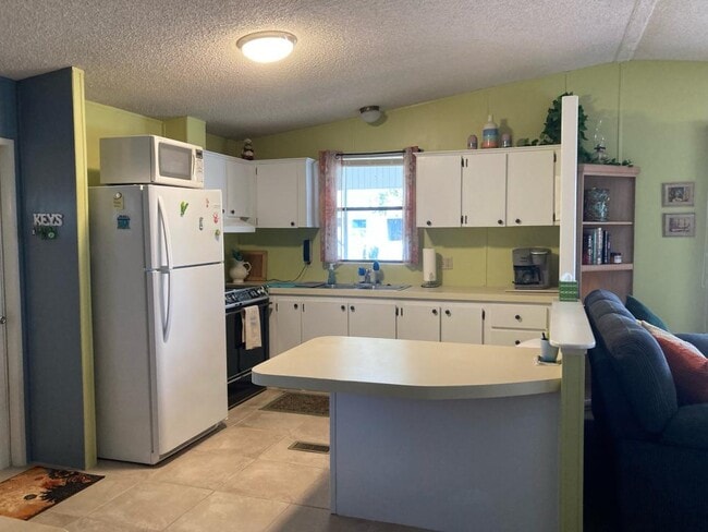 Building Photo - 189 Lewis St