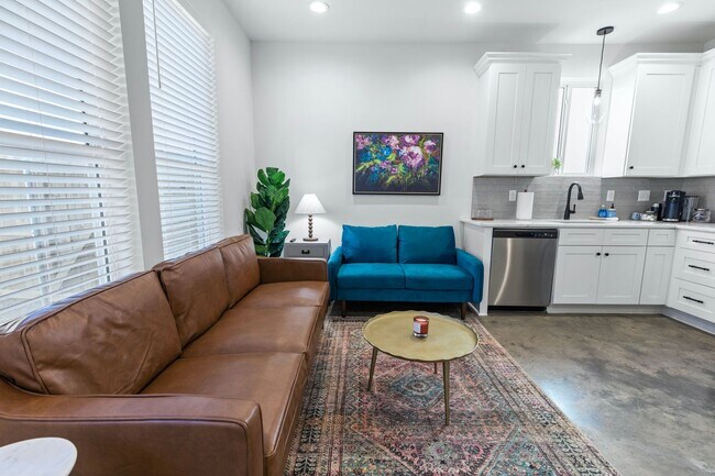 Building Photo - FULLY FURNISHED RENTAL AVAILABLE IN LAFAYETTE!