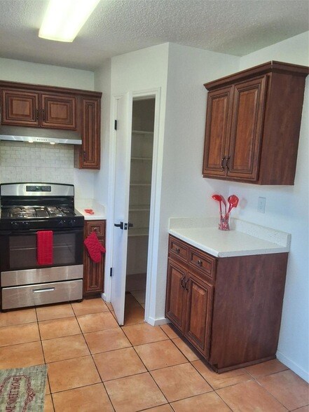 Building Photo - 1207 Crupp Ct