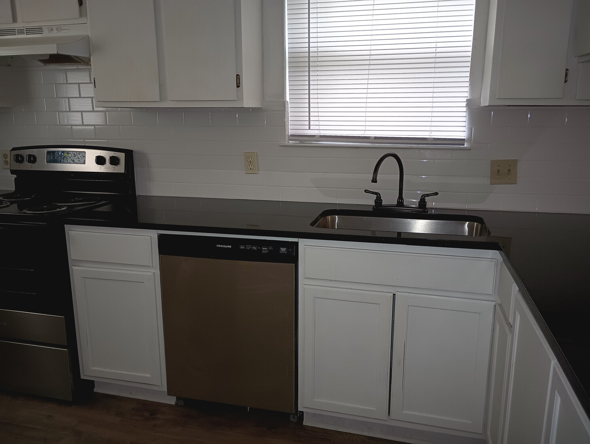 Building Photo - 1405 Chapelwood Dr
