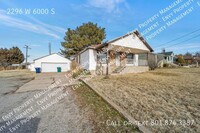 Building Photo - Spacious 3 Bed, 3 Bath Pet-Friendly Home w...