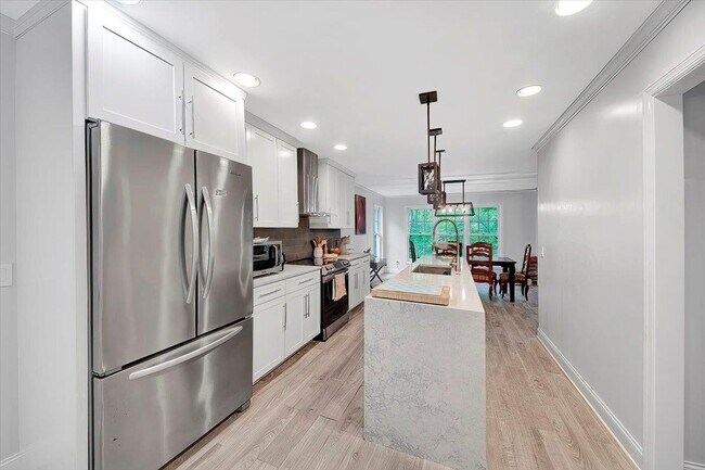 Building Photo - 47 Bell Hollow Ln