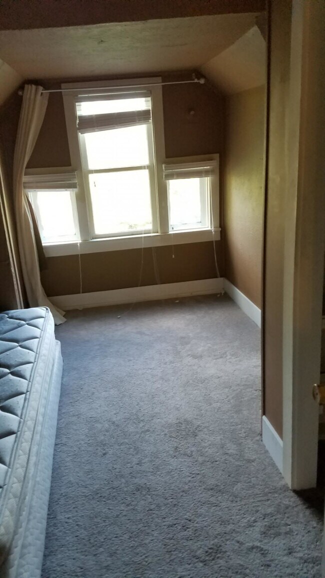 Building Photo - 101 Market Street