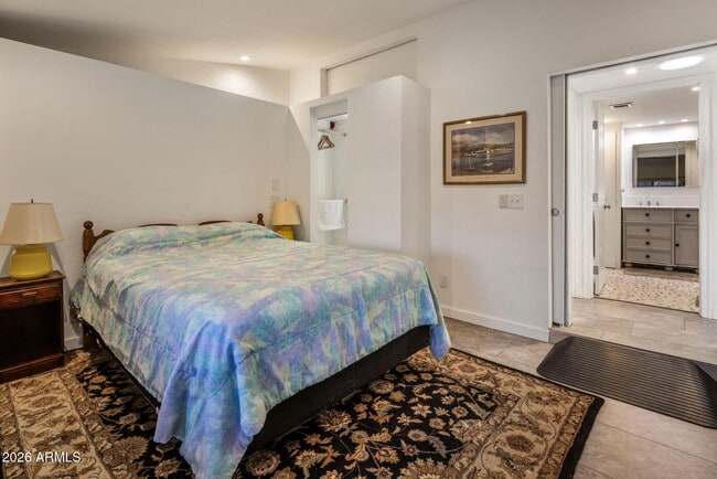 Building Photo - 2311 N Gayridge Rd