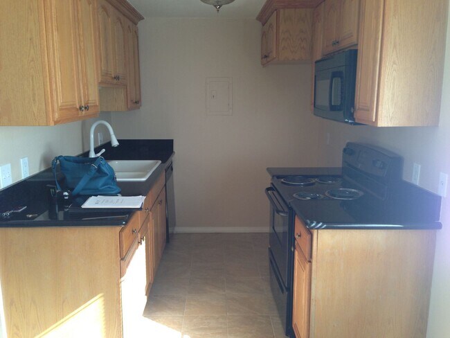 Building Photo - 12835 10th St