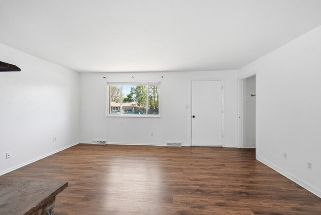 Building Photo - $2,140.95 - 3 bed/1 bath Home in Berthoud with a large backyard