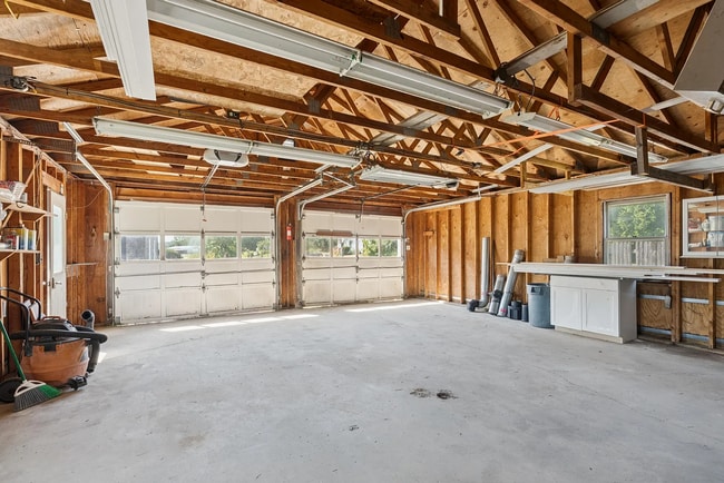 Building Photo - Modern Comfort Meets Country Charm in Cumb...